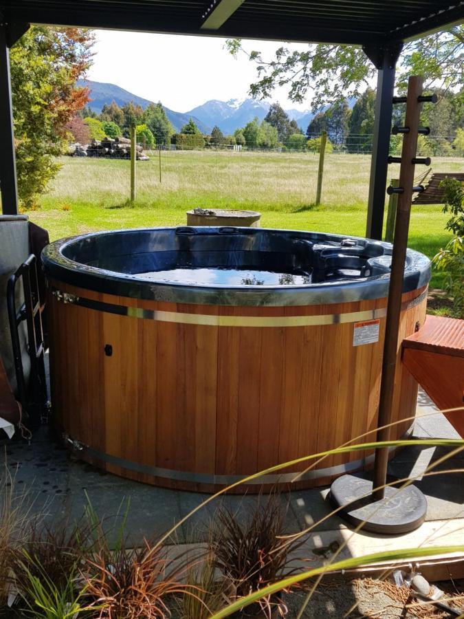Alpine Rock B&B Te Anau Exteriör bild