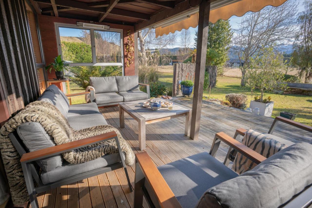 Alpine Rock B&B Te Anau Exteriör bild