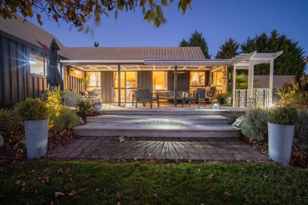 Alpine Rock B&B Te Anau Exteriör bild