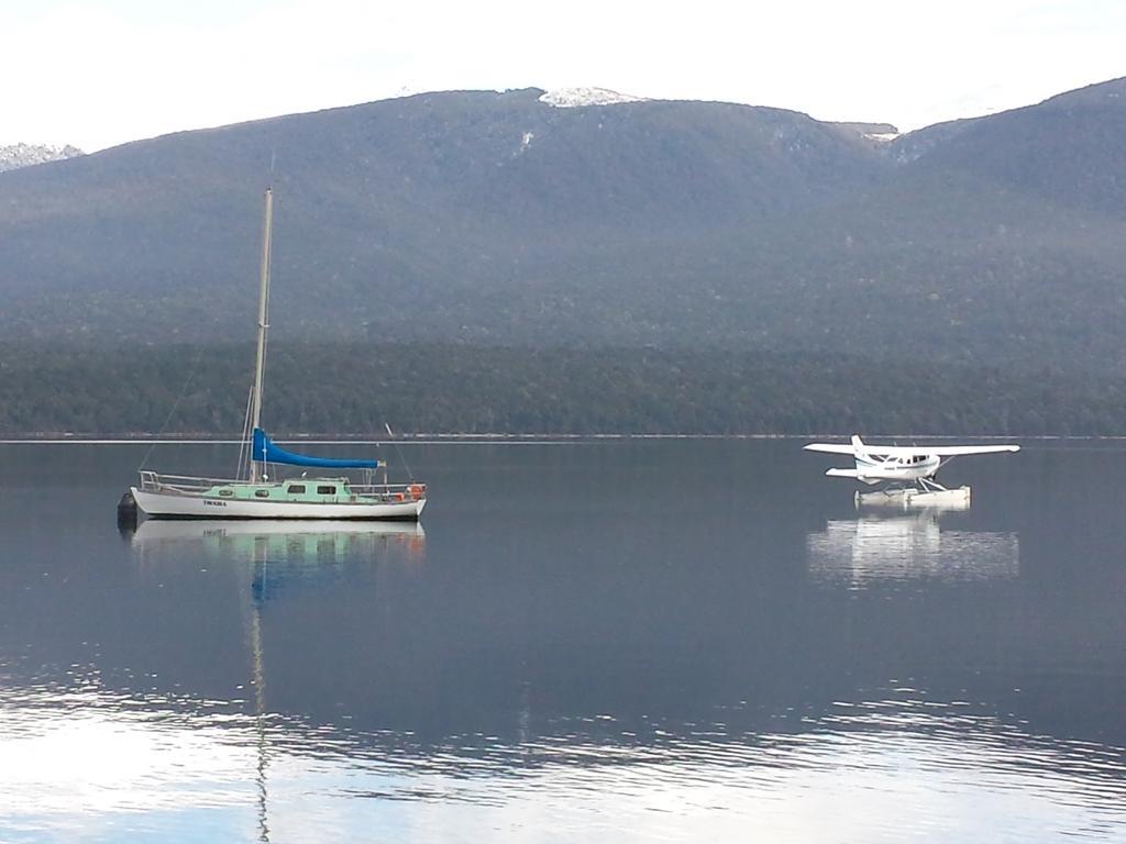 Alpine Rock B&B Te Anau Exteriör bild