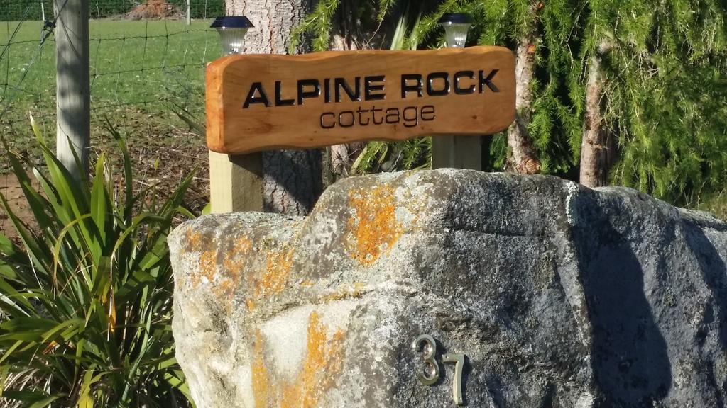 Alpine Rock B&B Te Anau Exteriör bild