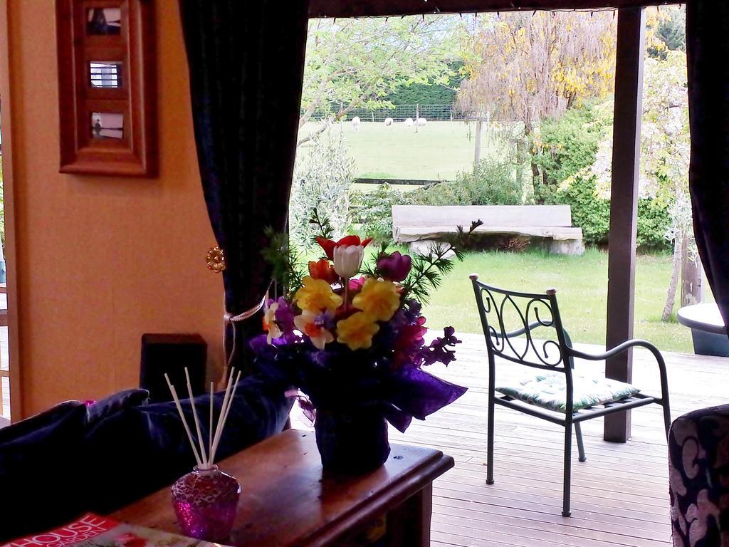 Alpine Rock B&B Te Anau Exteriör bild