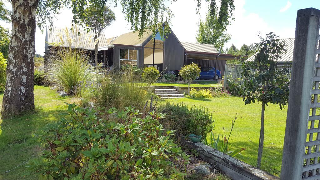 Alpine Rock B&B Te Anau Exteriör bild