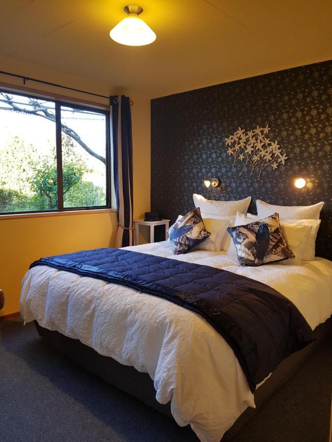 Alpine Rock B&B Te Anau Exteriör bild